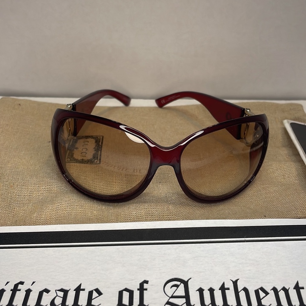 Authentic GUCCI Horsebit red brown sunglasses with bag lense cleaner and COA